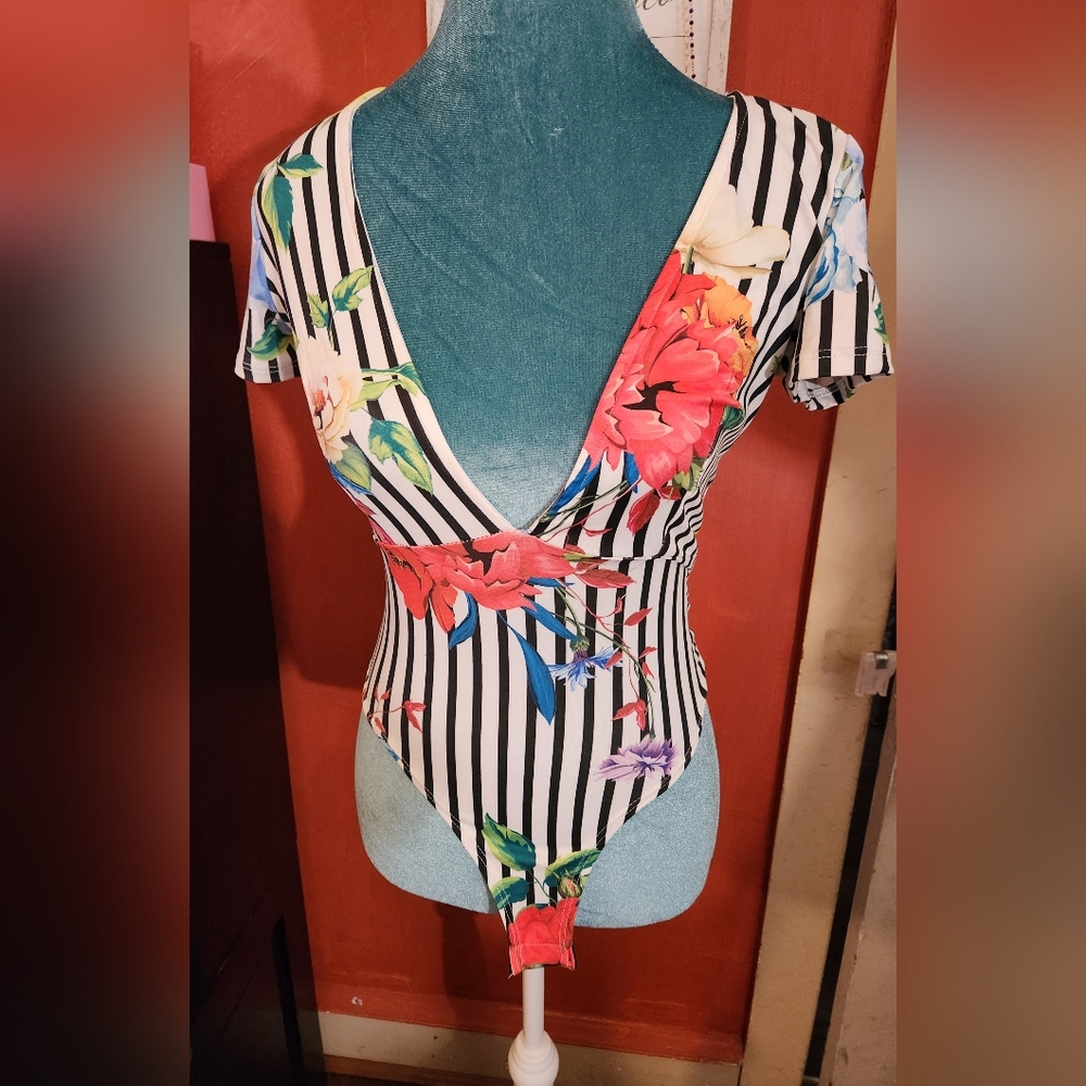 FASHION NOVA Multi-colored bodysuit